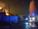 Ночной пожар на базе в Волжском попал на видео