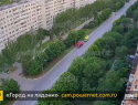 В Волжском водитель «BMW» 5 раз пролетел на красный и врезался в дерево: видео