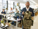 «Шьем для наших»: в Волжском работает фабрика, которая шьет экипировку для участников СВО 