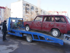 В Волжском продолжают эвакуацию брошенных автомобилей
