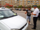 В Волжском ловят нелегальных таксистов