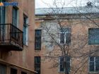 Выпала из окна 20-летняя студентка РАНХиГС: за ее жизнь борются врачи в Волгограде