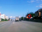 Горячо обсуждаемый жителями Волжского дорожный знак на улице Карбышева уберут