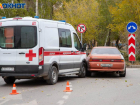 Травму головы получила пациентка в аварии со скорой помощью в Волжском