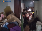 Женщина устроила жилище в душевой общежития в Волжском: ВИДЕО
