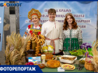 «Пост – это необязательно гречка с помидорами»: Волжский угощает на фестивале постной кухни