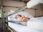 Двухлетний малыш с черепно-мозговой травмой попал в больницу Волжского