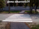 У школы №1 Волжского появился новый пешеходный переход без знаков