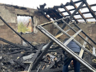 До зимы нужно восстановить крышу: волжанка рассказала о последствиях пожара в Киляковке
