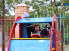 Украсть за три минуты: в Волжском провели эксперимент с похищением детей с площадок