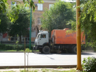 В Волжском чистят улицы "Вихрем"