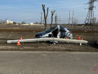 Машина намоталась на столб из-за ошибки водителя в Волжском