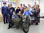 Воспитанников воскресной школы в Волжском пригласили на урок истории к ветеранам