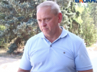 Мэр Волжского лично проверил благоустройство площади у "Юности"