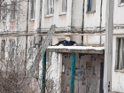 Пьяный мужчина выпал с 8 этажа в Волжском