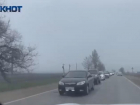 Утро в Волжском началось с часовой пробки на выезде из города: видео