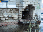 Подросток упал с заброшенного дома в Волгограде: потребовалась операция
