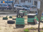 Почти 90% опрошенных волжан выступили за уборку совдеповского декора с гнилыми игрушками во дворах