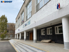 В колонию отправили подростка, который с ножом угрожал директору школы №6 в Волжском