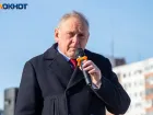 Мэр Волжского поздравил земляков с Днем защитника Отечества