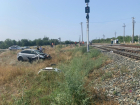 В Волгоградской области локомотив врезался в иномарку