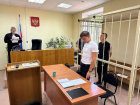 Троих парней, подозреваемым в жестоком избиении пенсионера в Волжском, заключили под стражу
