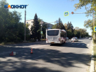 Переломы и сотрясение: сбитый автобусом мужчина в больнице Волжского