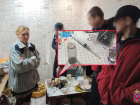 Шприцы и пакеты: женщина организовала притон в Волжском