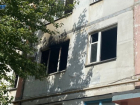 Квартира в 9-этажке выгорела в Волжском: репортаж с места пожара