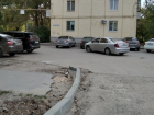 Дорогу обновили, а съезды оставили раскуроченными: жители Волжского ждут продолжения ремонта