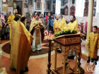 Приход в Волжском отметил 31 годовщину обретения мощей святителя Тихона