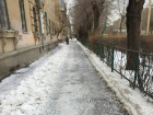 Тротуары Волжского превращаются в каток