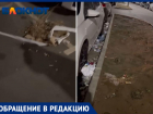 Мусоровоз разбрасывает отходы по всему двору в Волжском: видео