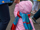 Пьяная мать бросила 3-летнюю дочь в стену в Волжском