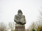История памятника Дмитрию Ивановичу Менделееву, установленного в Волжском