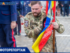 Волжане в День памяти и скорби возложили цветы к братской могиле