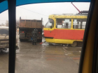 КАМаз и трамвай не поделили дорогу в Волжском
