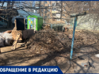 Навал веток у мусорки в Волжском – кто отвечает за вывоз: УК или регоператор?