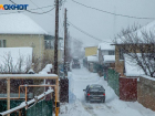 В Волжском соседи женщины, гуляющей раздетой в мороз, рассказали о сложностях