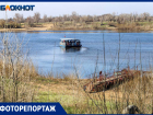 «Палочка-выручалочка» дачников вернулась на Ахтубу: в Волжском открылся сезон работы парома