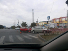 От сильного удара иномарку вынесло на пешеходный переход в Волжском