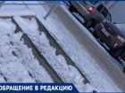 «Ноги можно переломать»: жители Волжского жалуются на ледяные тротуары в 28 микрорайоне