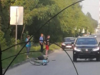 Lexus  сбил велосипедиста в Волжском: видео с места ДТП