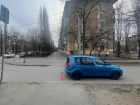 В Волжском на нерегулируемом переходе автомобиль сбил 10-летнюю девочку