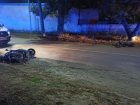 Неизвестный на скутере устроил аварию с пострадавшими и скрылся в Волгограде