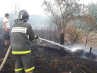Пожар в Волжском уничтожил заброшенное здание