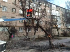 Стихия под контролем: в Волжском устраняют последствия непогоды в усиленном режиме