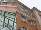 Балка перекрытия крыши лопнула в школе Волжского: этаж закрыли из-за риска для жизни