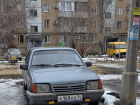 Брошенный автомобиль полгода мешает жителям Волжского: горожане просят помочь найти владельца