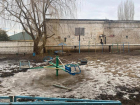 Близ Волжского обновили детскую площадку только после иска прокуратуры